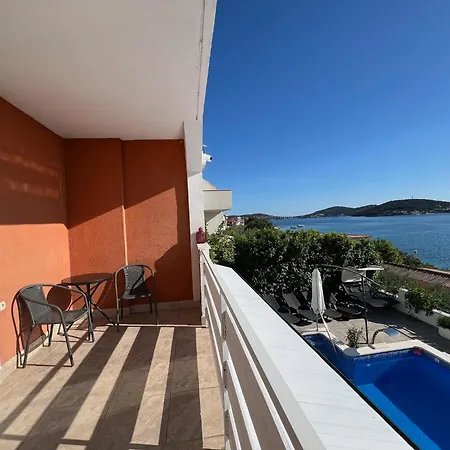 Casa Zabka 2 * Podglavica