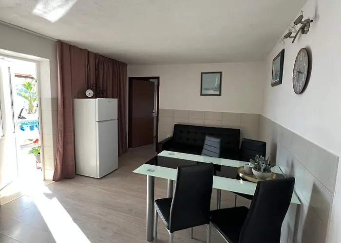 Casa Zabka 2 Podglavica