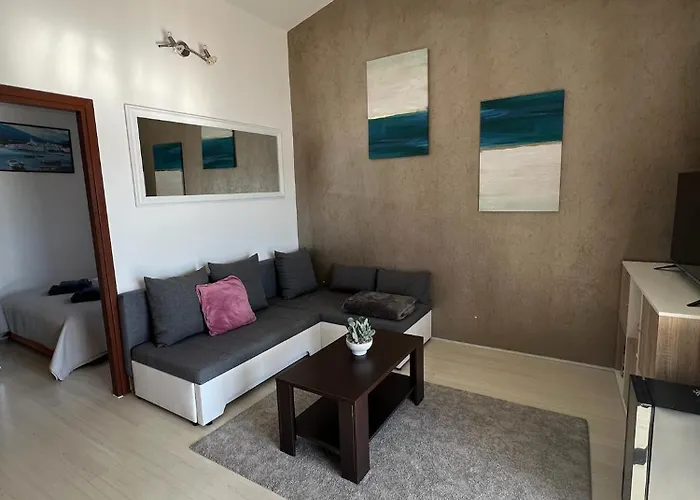 Casa Zabka 2 * Podglavica