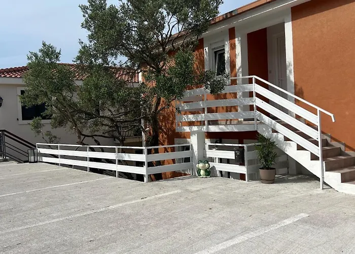 Casa Zabka 2 Podglavica