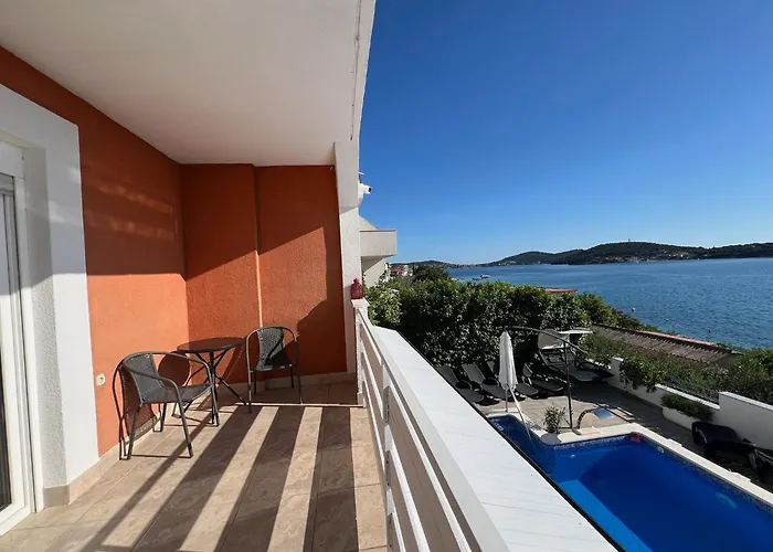 Casa Zabka 2 * Podglavica