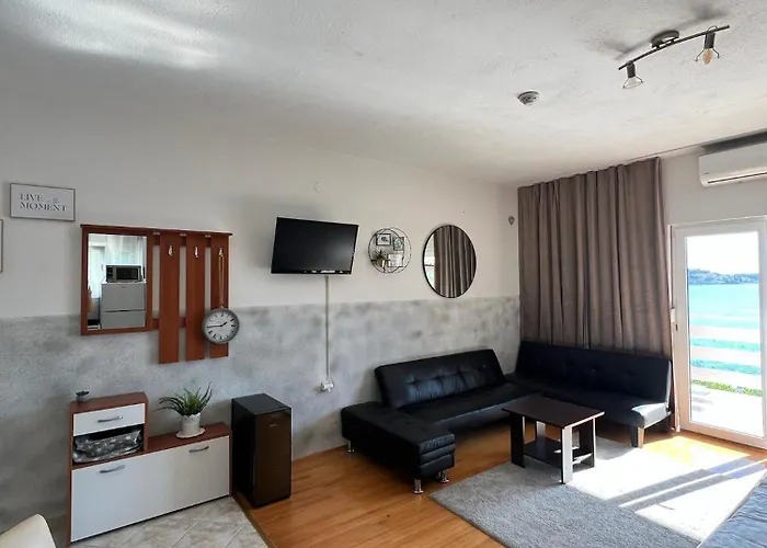 Casa Zabka 2 Podglavica