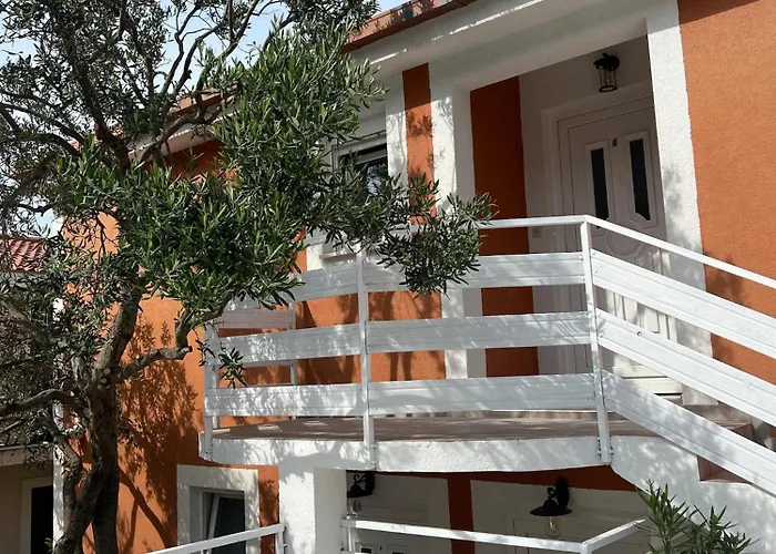 Casa Zabka 2 Podglavica