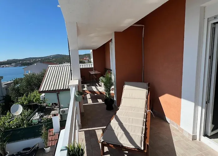 Casa Zabka 2 * Podglavica